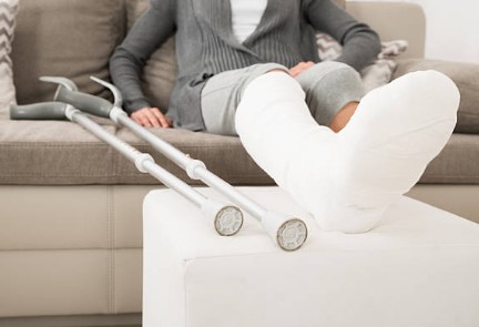 Ortopedia 60+ – jak zmniejszyć ryzyko złamań i operacji stawów?